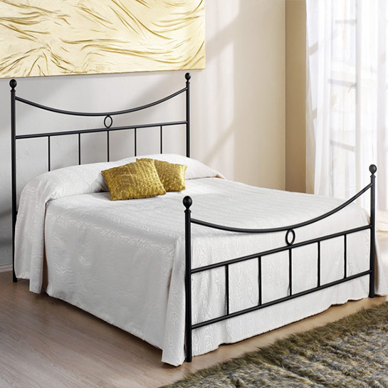 kreveti sa metalnim ramom