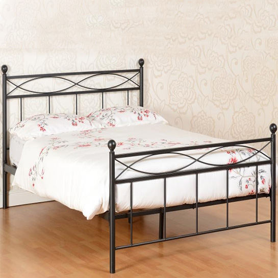 kreveti sa metalnim ramom