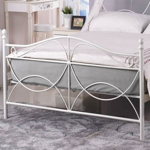 kreveti sa metalnim ramom