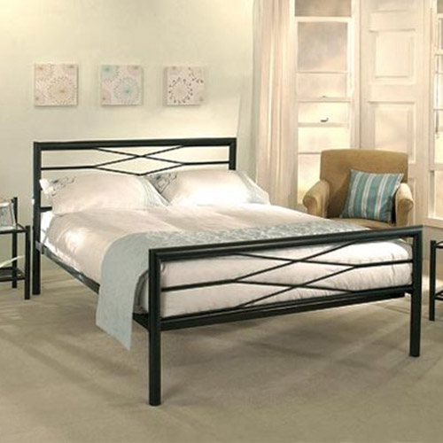 kreveti sa metalnim ramom