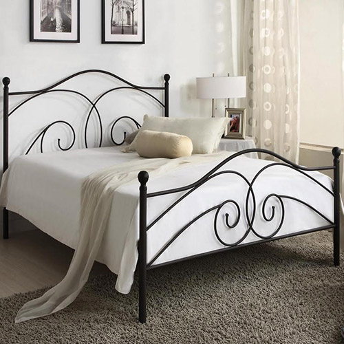 kreveti sa metalnim ramom