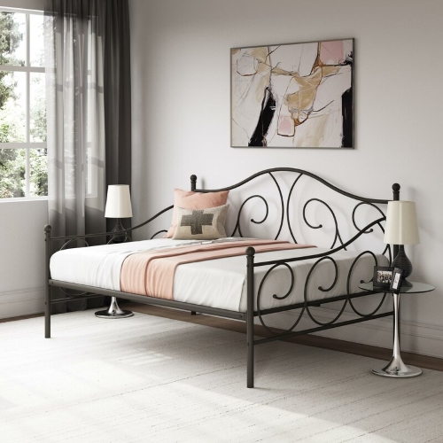 kreveti sa metalnim ramom